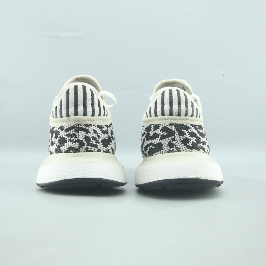 ADIDAS SWIFT RUN X