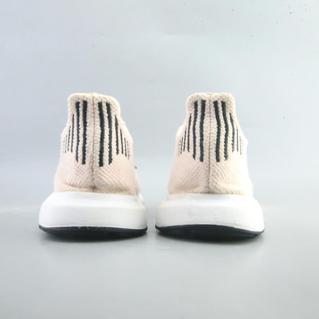 ADIDAS SWIFT RUN