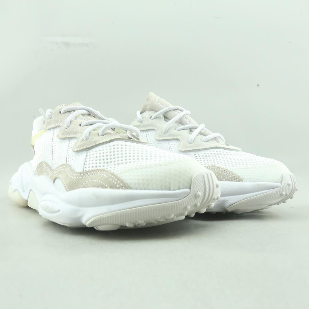 ADIDAS  OZWEEGO