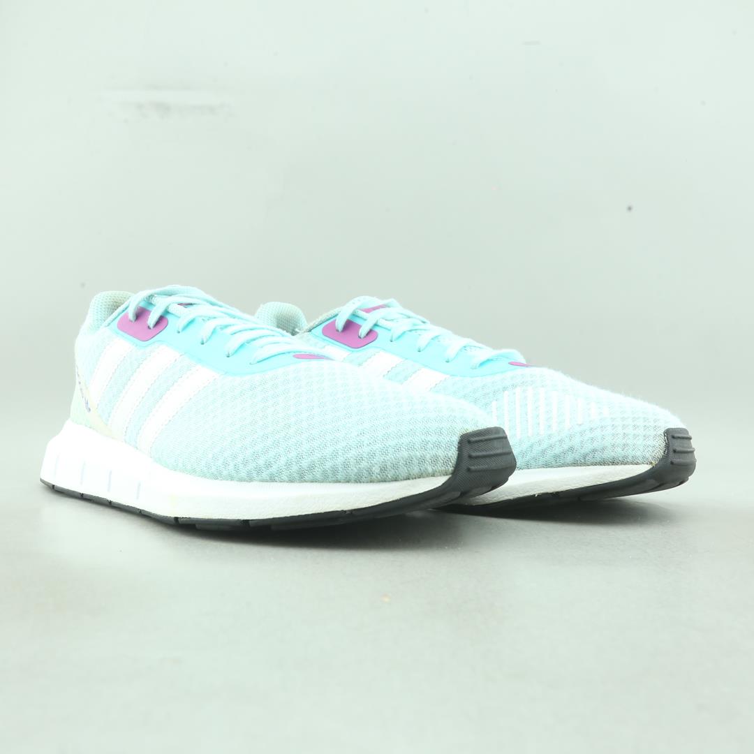 ADIDAS  SWIFT RUN RF