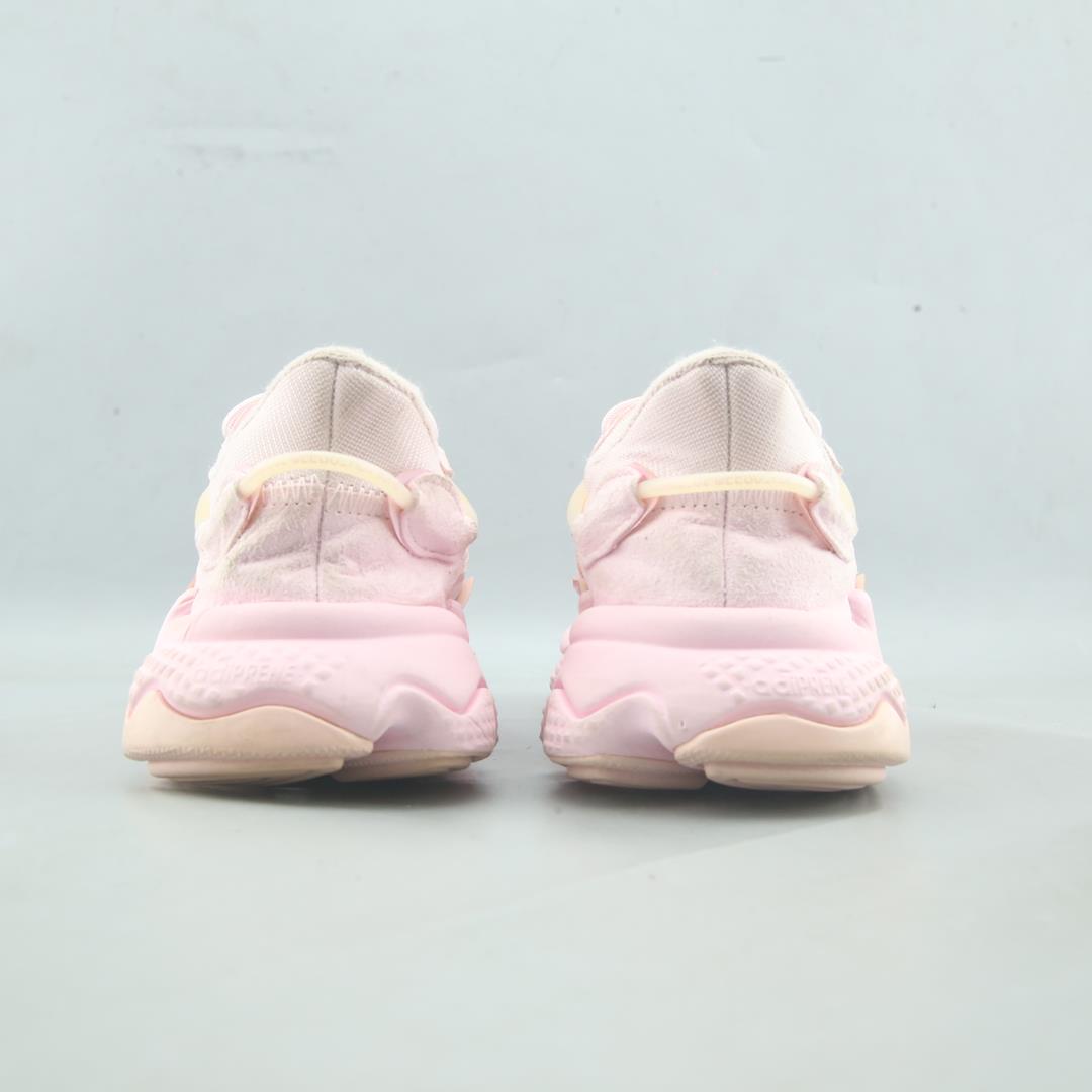 ADIDAS  OZWEEGO