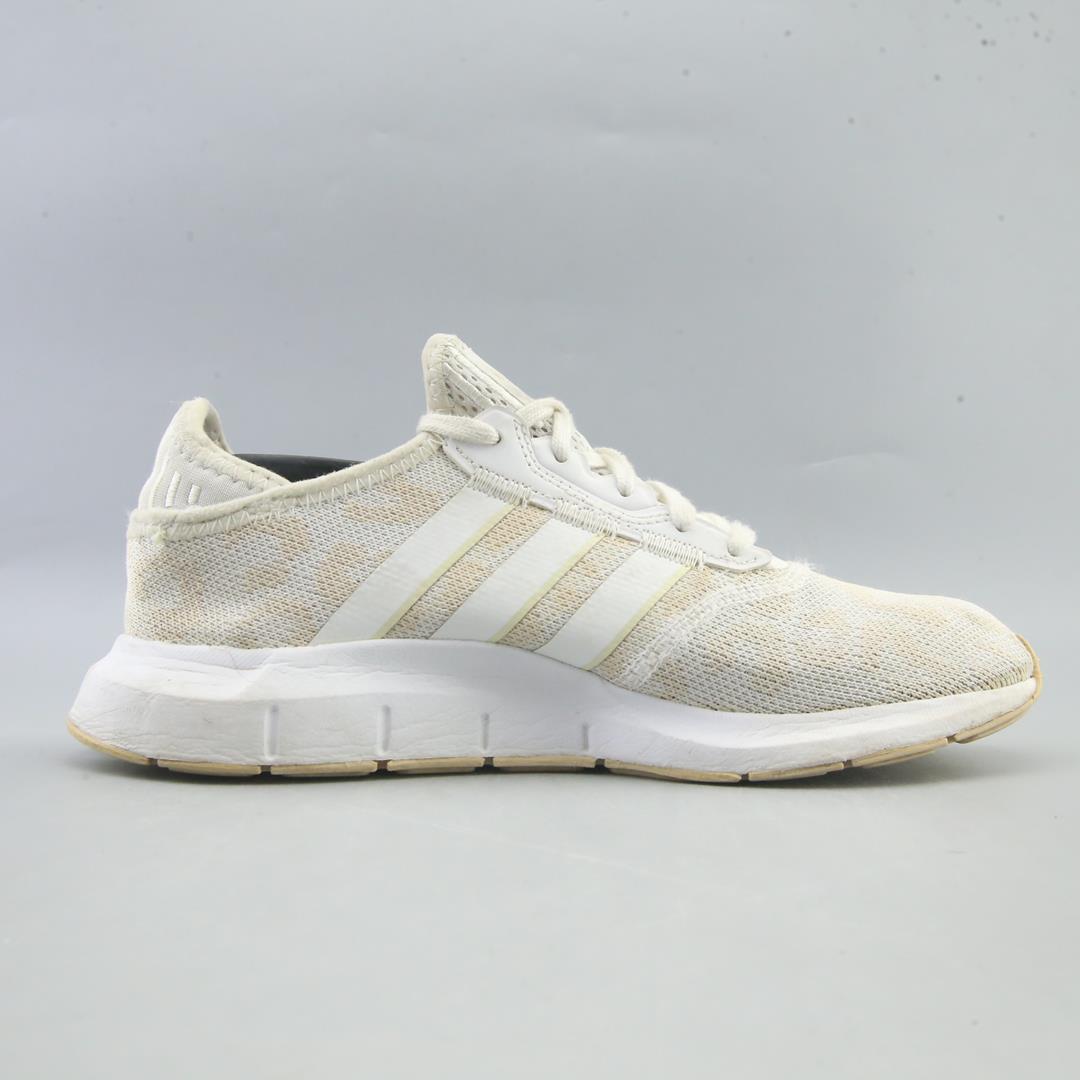 ADIDAS  SWIFT RUN X