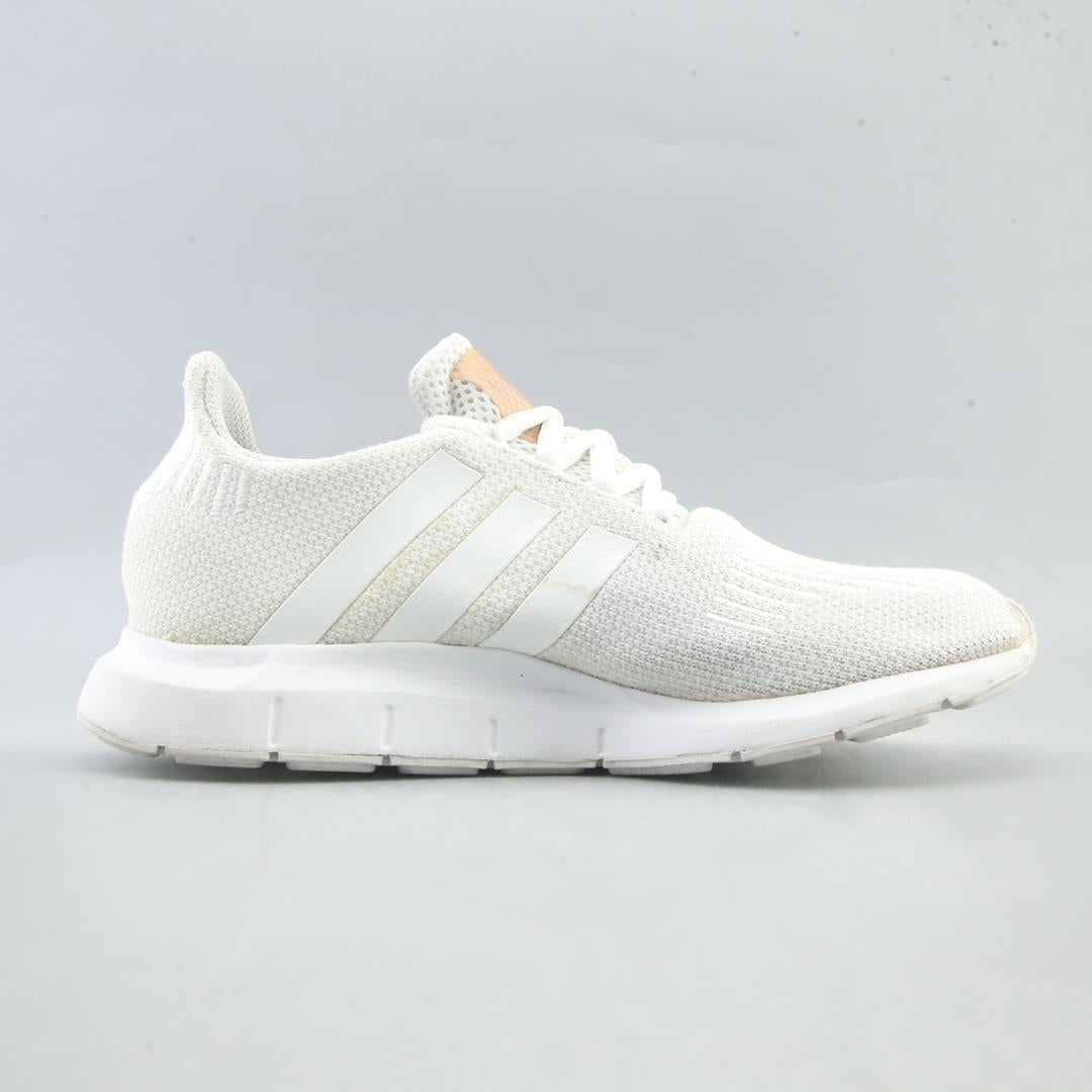 ADIDAS  SWIFT RUN X