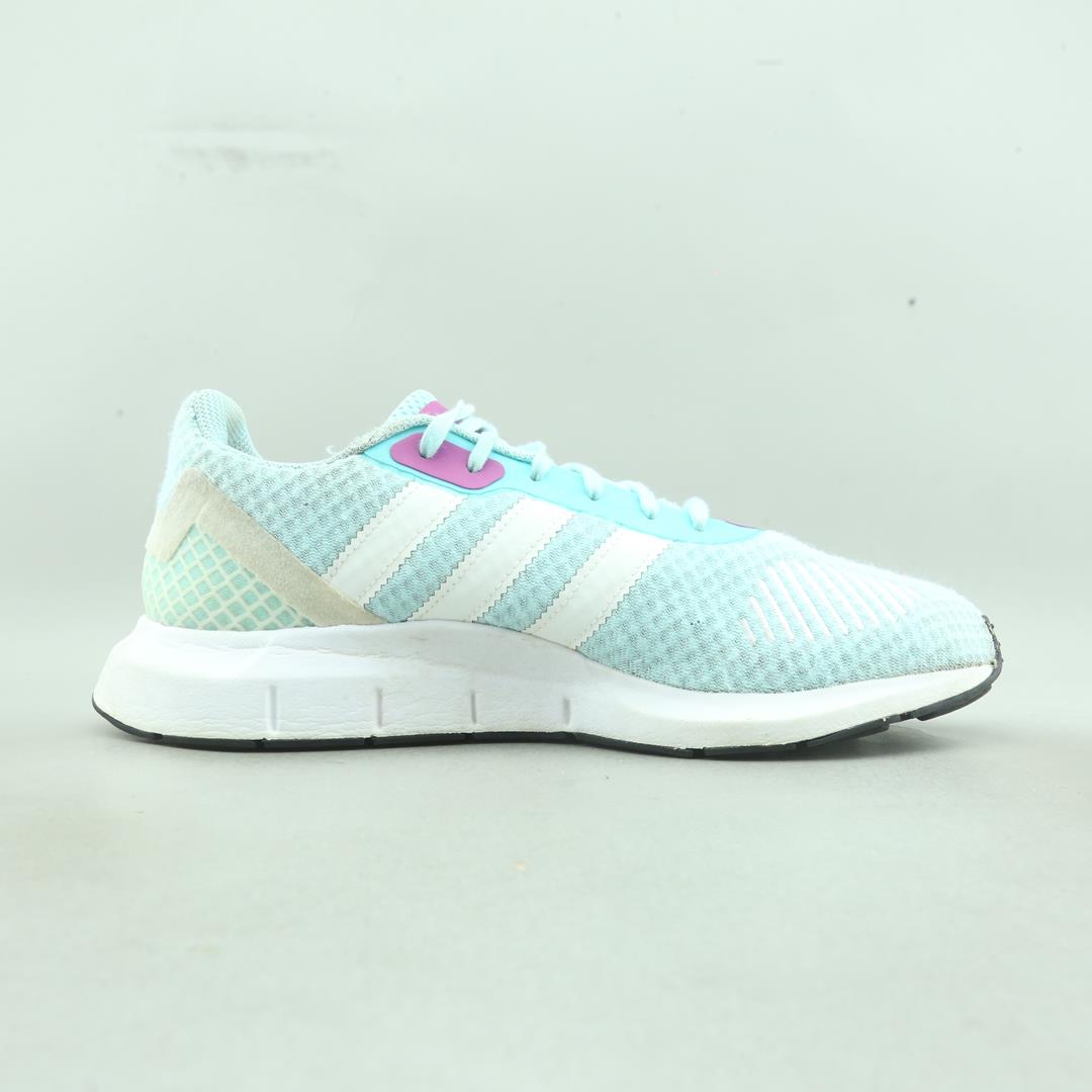 ADIDAS  SWIFT RUN RF