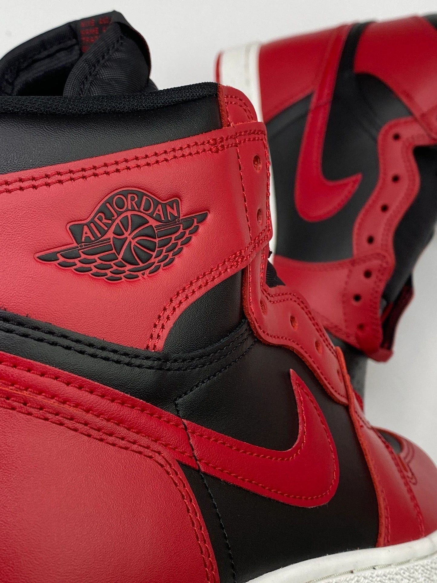 Nike Air Jordan 1 retro Hi 85 OG BRED Size 10.5