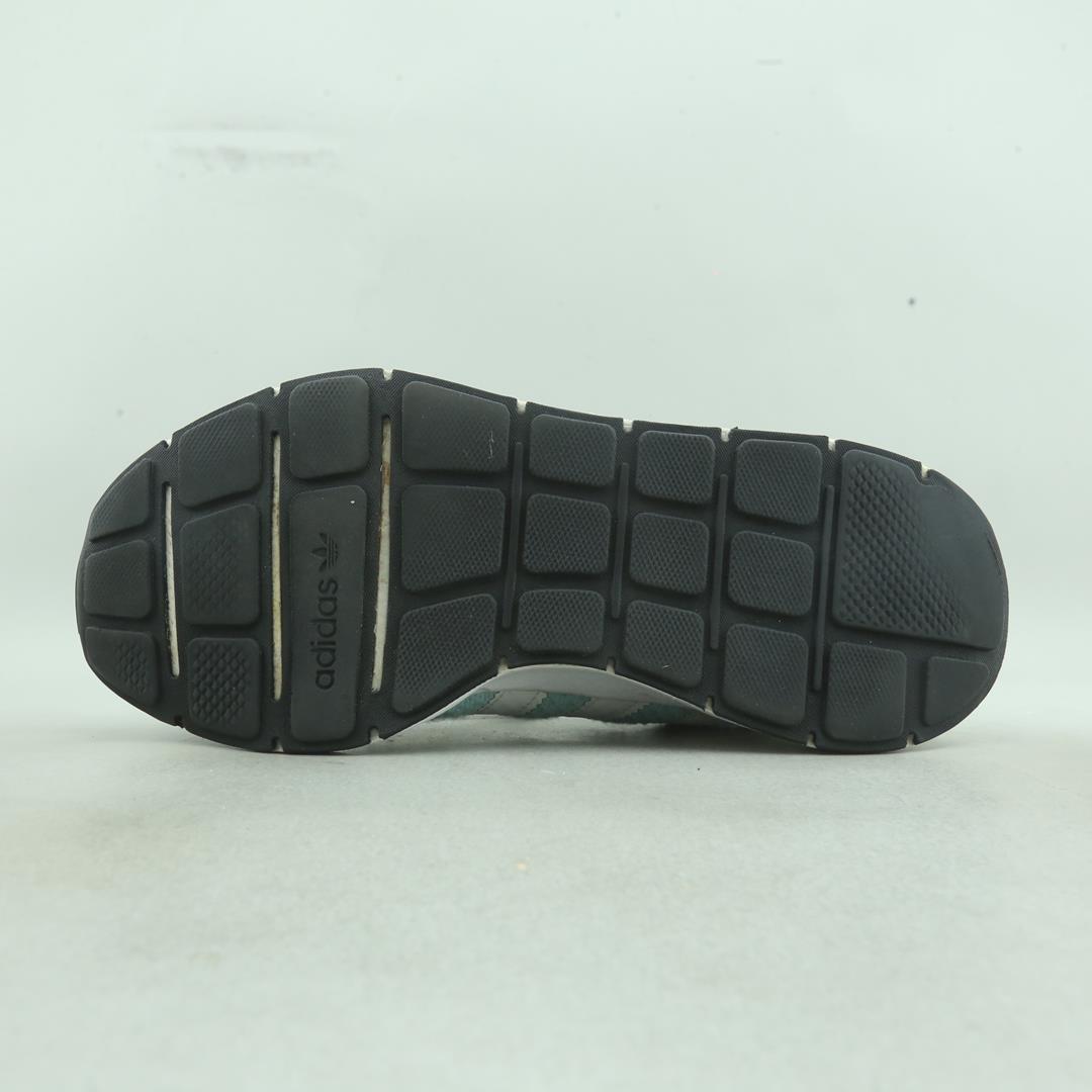 ADIDAS  SWIFT RUN RF
